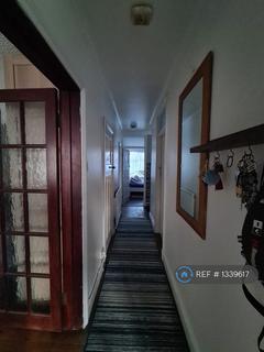 2 bedroom maisonette to rent, Highfield Avenue, London, NW9
