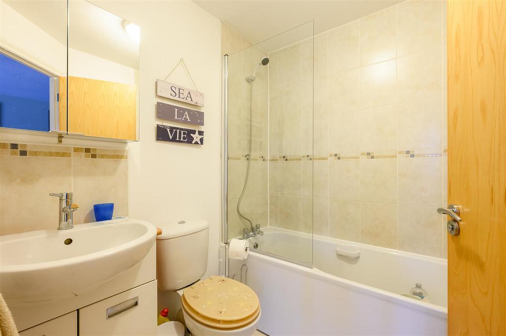 En suite bathroom