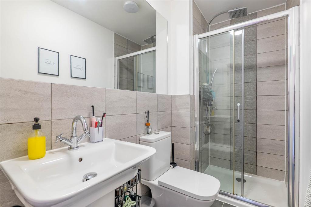 Master Bedroom Ensuite