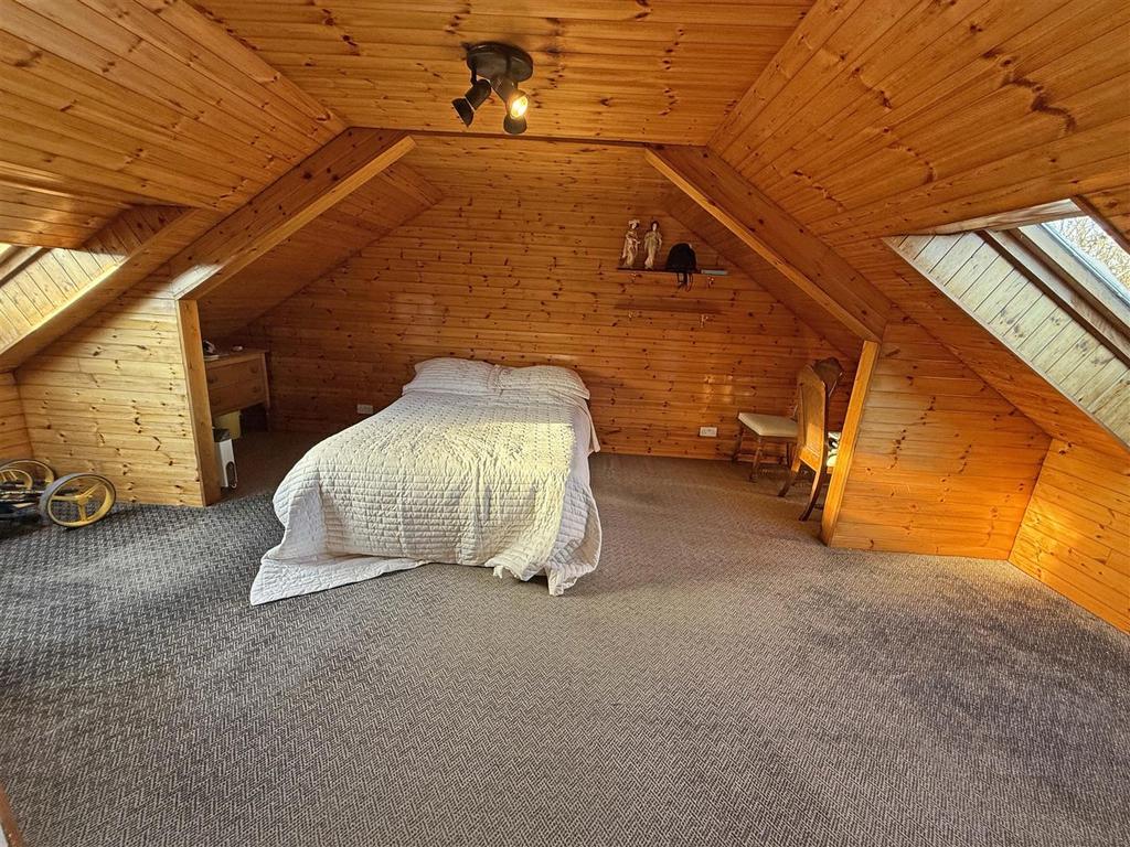 Bedroom 5.jpg