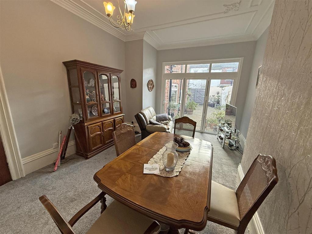 Dining room.jpg