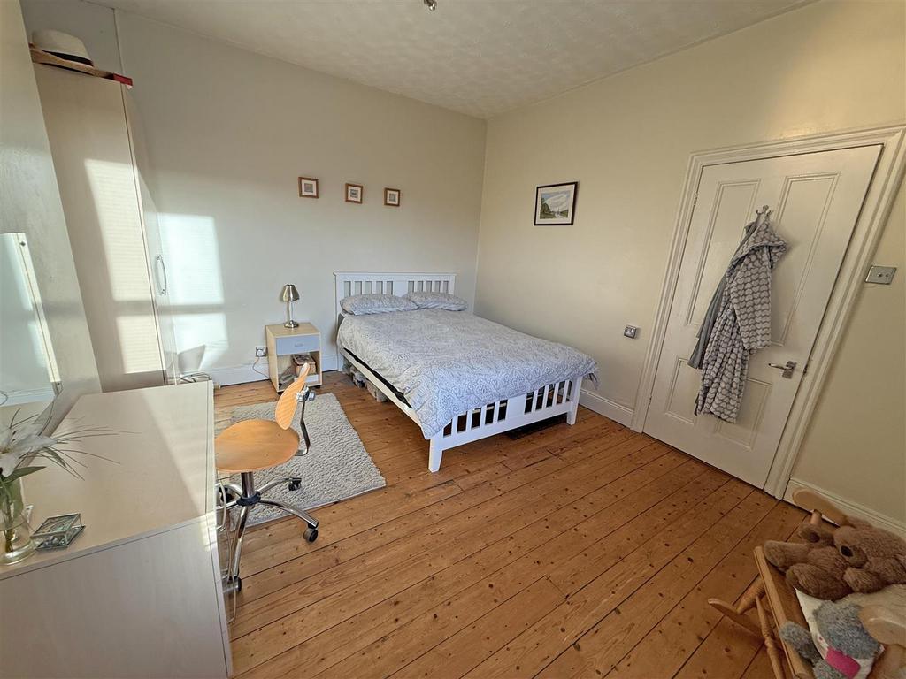 Bedroom 2.jpg