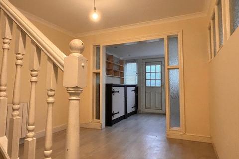 undefined, Dane Park Rd, Hull, HU6