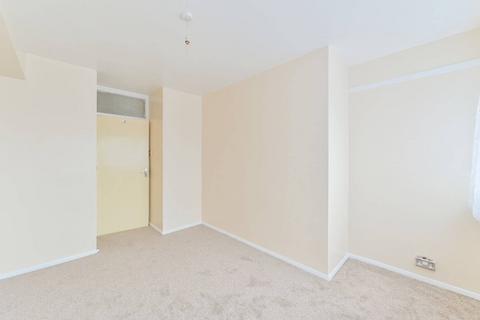 2 bedroom flat to rent, Marchwood Close, Camberwell, London, SE5