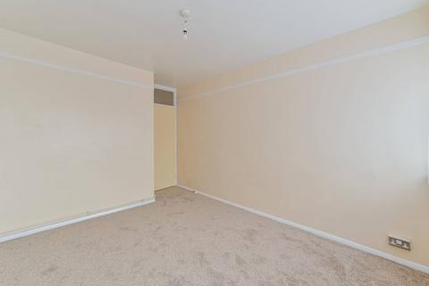 2 bedroom flat to rent, Marchwood Close, Camberwell, London, SE5