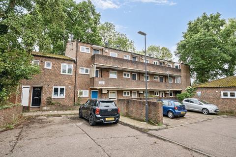 2 bedroom flat to rent, Hanselin Close, Stanmore, HA7