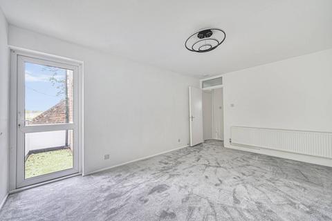 2 bedroom flat to rent, Hanselin Close, Stanmore, HA7