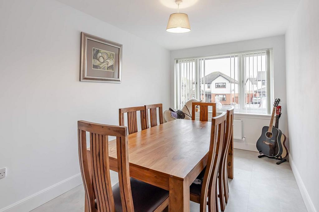 Bedroom 2/Dining Room