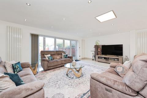 undefined, Park Avenue, Hounslow TW3