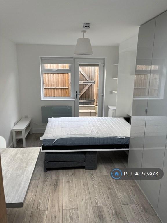 Bed Down Room 1
