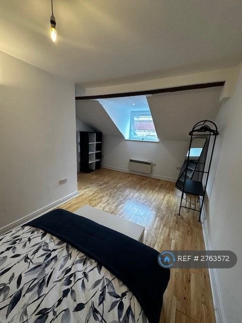 Large Double Bedroom