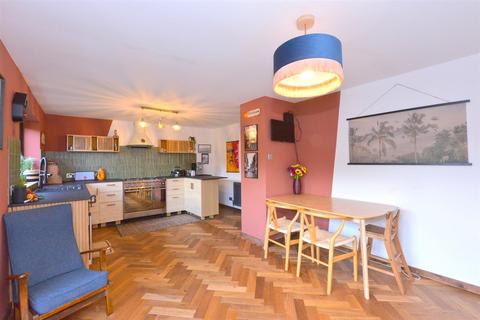 5 bedroom detached house for sale, Mitcham Court, Kingswood Oak, Shrewsbury