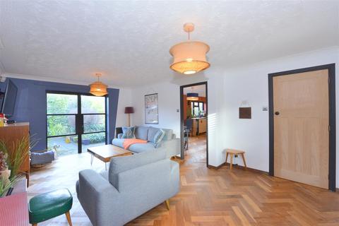 5 bedroom detached house for sale, Mitcham Court, Kingswood Oak, Shrewsbury