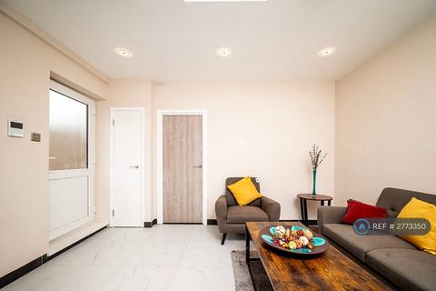 1 bedroom flat to rent, Porters Avenue, Dagenham, RM9