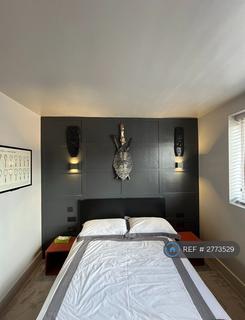 undefined, Woodstock Avenue, London, NW11