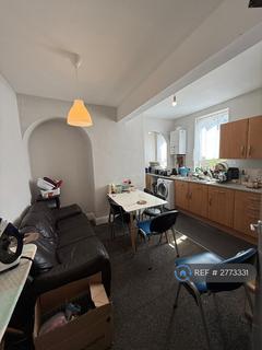 3 bedroom terraced house to rent, Holberry Close, Sheffield, S10