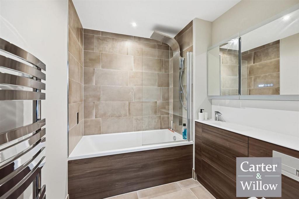 En suite Bathroom/WC