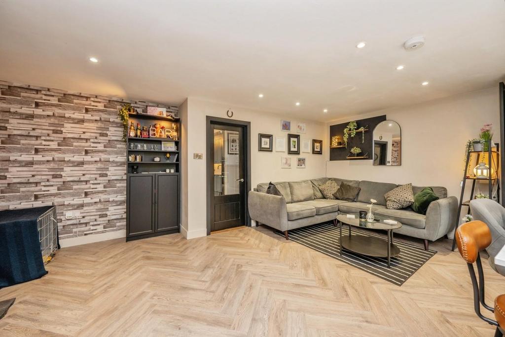 121mainst-14.jpg