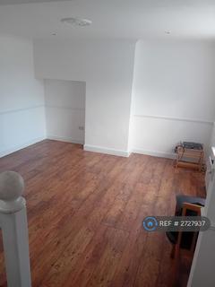 3 bedroom end of terrace house to rent, Verney Gardens, Dagenham, RM9