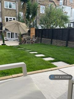 2 bedroom flat to rent, Ferndale Road, London, SW4