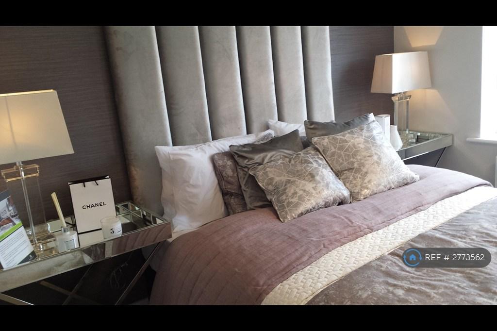 1st Floor Master Bedroom