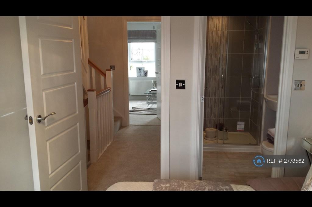 1st Floor En-Suite
