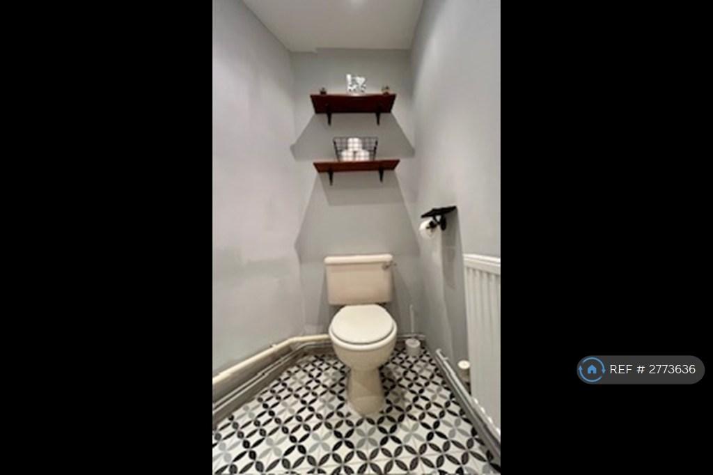 Gf Shower Room
