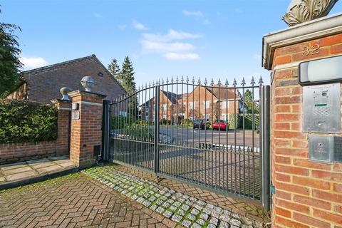 2 bedroom flat for sale, 32 Gills Hill, Radlett WD7