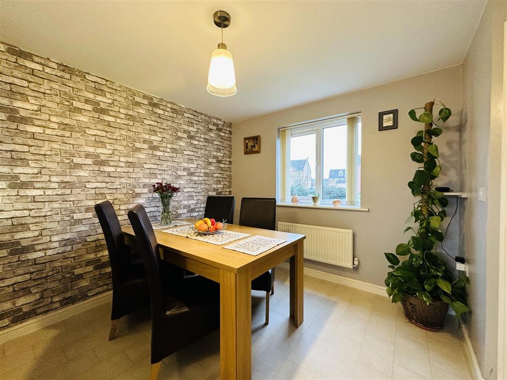 Dining room.jpg