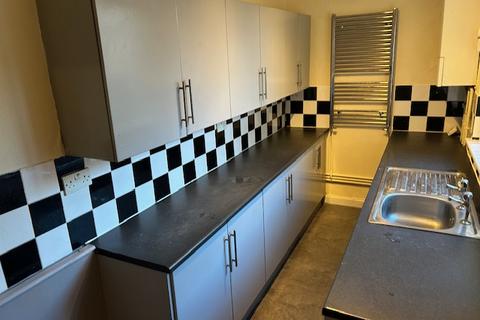 3 bedroom terraced house to rent, Lionel Street, Burnley BB12