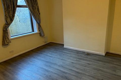 3 bedroom terraced house to rent, Lionel Street, Burnley BB12