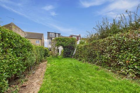 4 bedroom end of terrace house for sale, Cross Road, Southwick