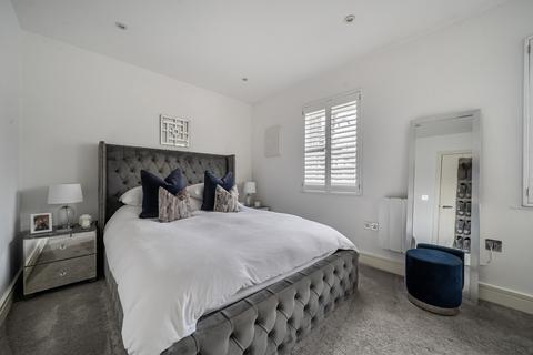 undefined, The Broadway, Farnham Common
