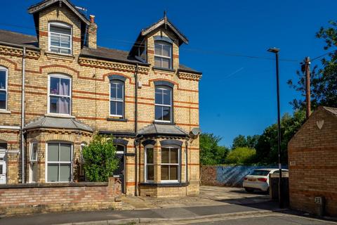 End of terrace house - Howard Street, York