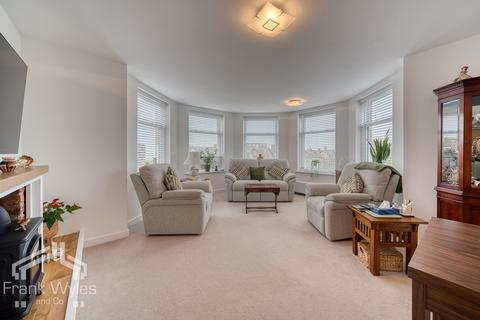 2 bedroom flat for sale, Flat 28, St. Georges Court, St. Georges Road, Lytham St. Annes, Lancashire