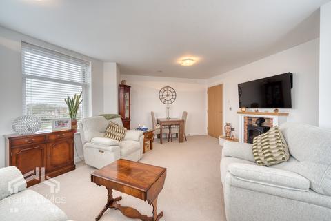 2 bedroom flat for sale, Flat 28, St. Georges Court, St. Georges Road, Lytham St. Annes, Lancashire