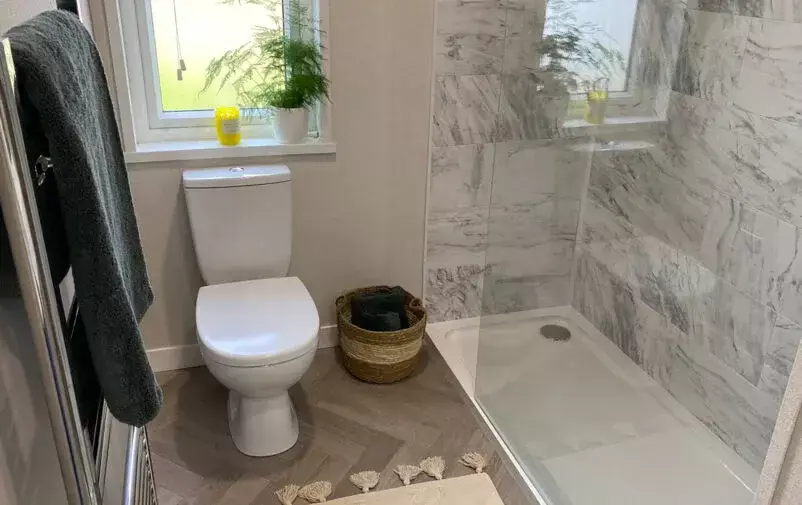 Bathroom Edit 2 802x505 F50 50