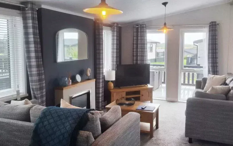 Living Room Edit 1 802x505 F50 50