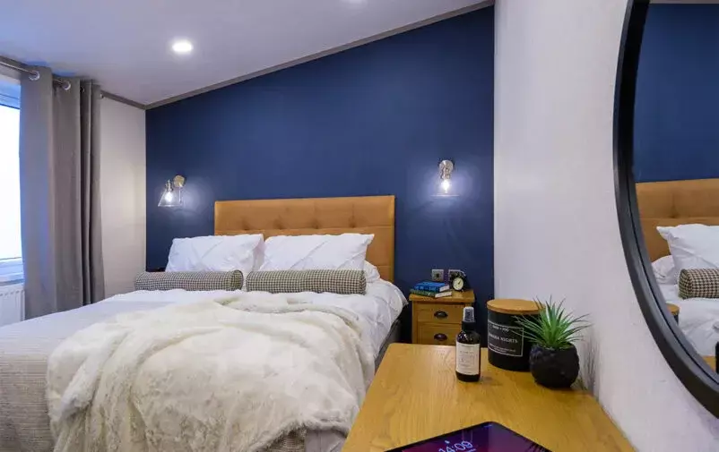 Master Bedroom Edit 1 802x505 F50 50