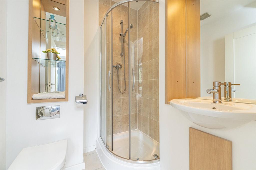 En-Suite 2