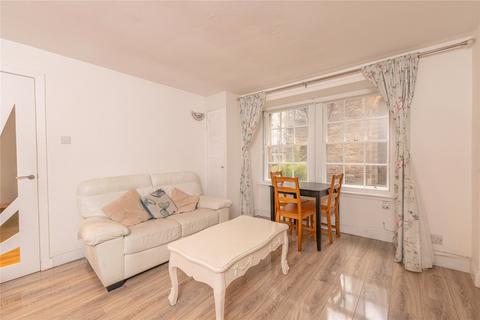 2 bedroom flat for sale, Carrubber's Close, Edinburgh EH1