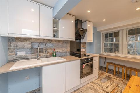 2 bedroom flat for sale, Carrubber's Close, Edinburgh EH1