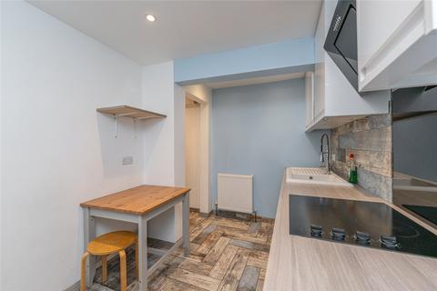 2 bedroom flat for sale, Carrubber's Close, Edinburgh EH1