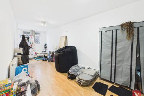 undefined, Hill Crescent, Bedford MK43