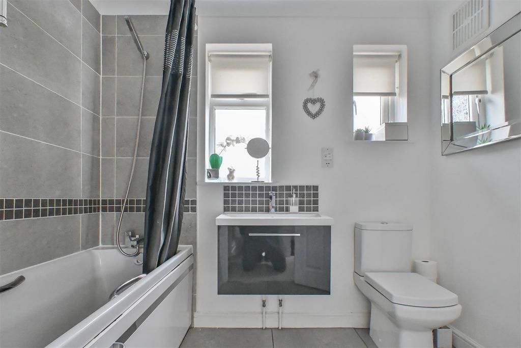 Bathroom, fireplace