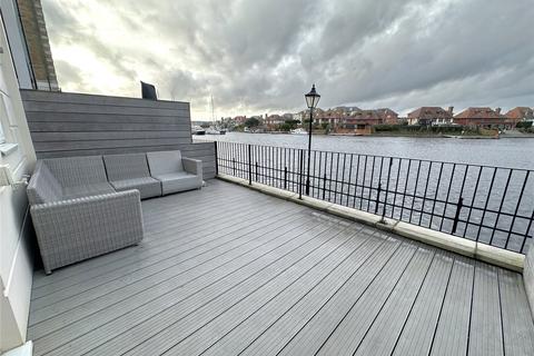 3 bedroom townhouse for sale, Long Beach View, Eastbourne, East Sussex