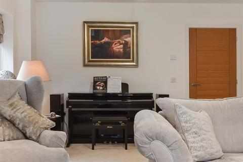 5 bedroom detached house for sale, Arundel Road, Fontwell