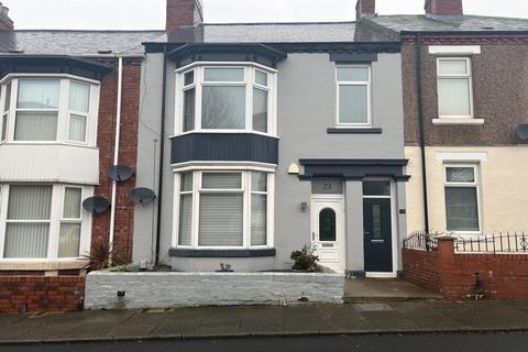 3 bedroom flat to rent, Spohr Terrace, South Shields