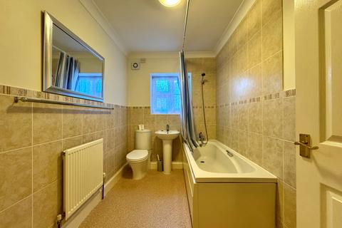 1 bedroom flat to rent, Oaklands Crescent, Chelmsford, Essex, CM2 9FG