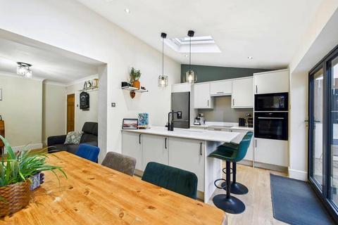 3 bedroom semi-detached house for sale, Brookfield Avenue, Castleford